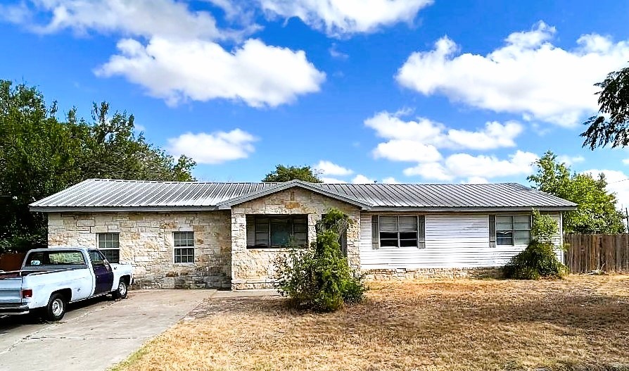 407 Edwards Street Riesel TX 76682