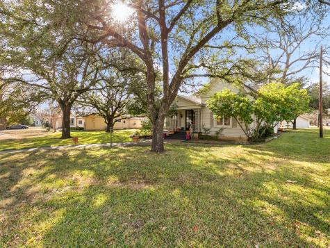 802 S Walnut Street Cleburne TX 76033