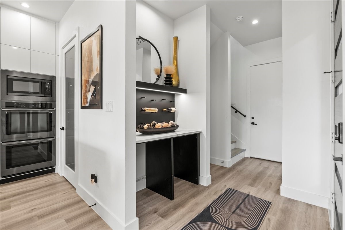 2132 Hondo Avenue Dallas TX 75219