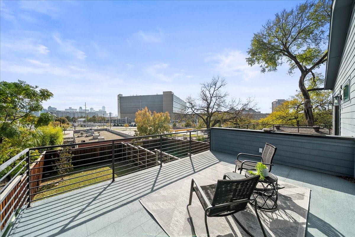 2132 Hondo Avenue Dallas TX 75219