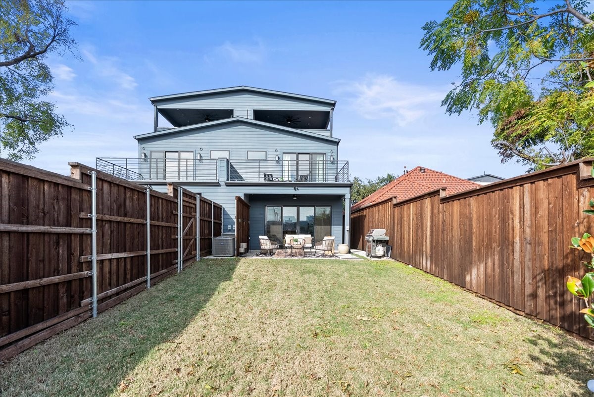 2132 Hondo Avenue Dallas TX 75219
