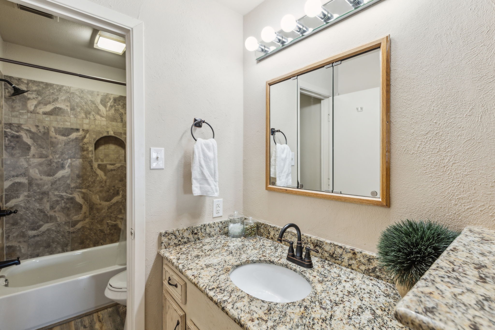 142 Peninsula Point Terrace Mabank TX 75156