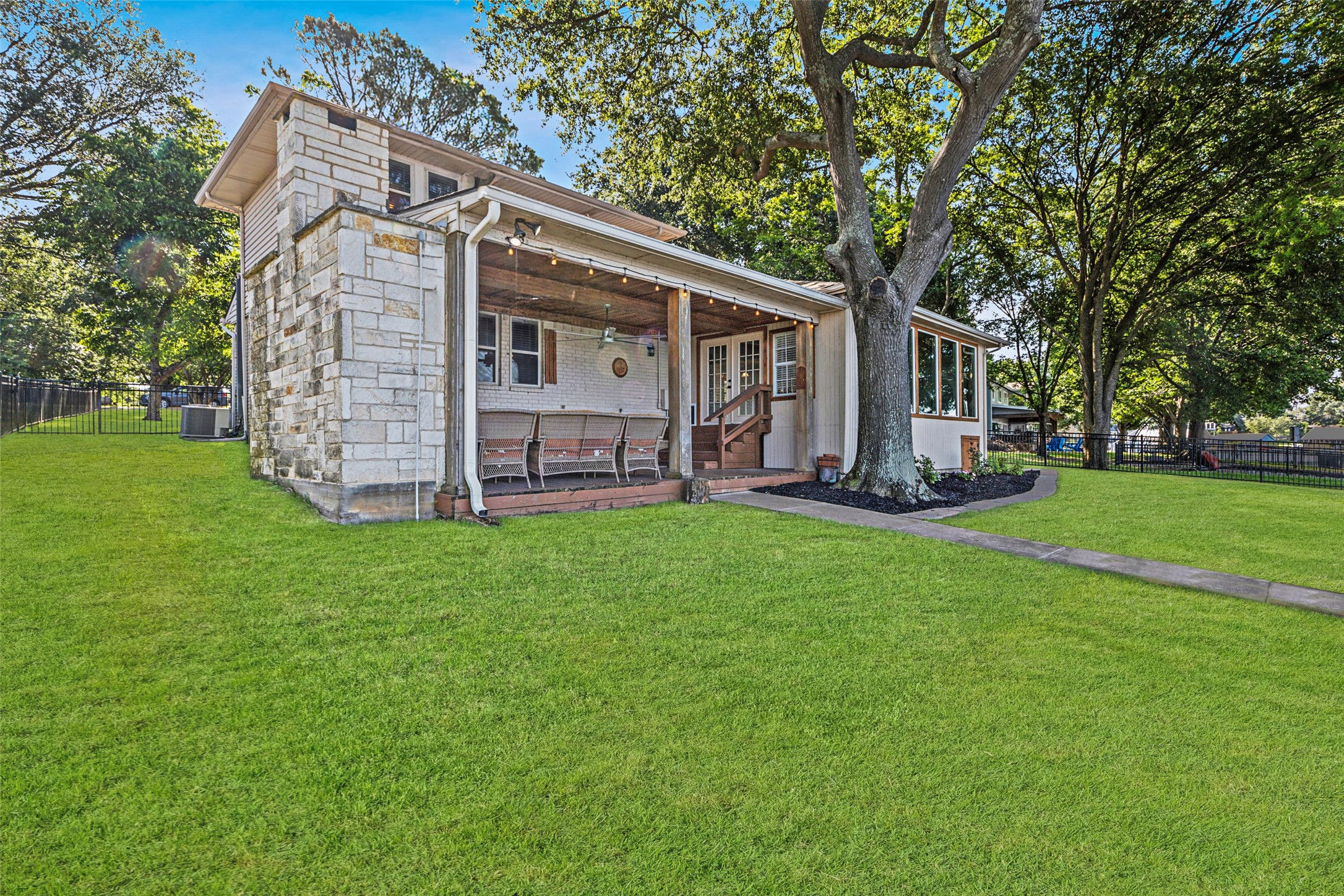 142 Peninsula Point Terrace Mabank TX 75156