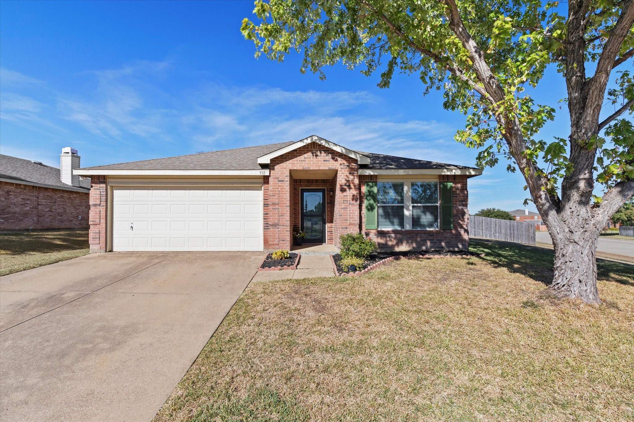 931 Dunkirk Lane Arlington TX 76017