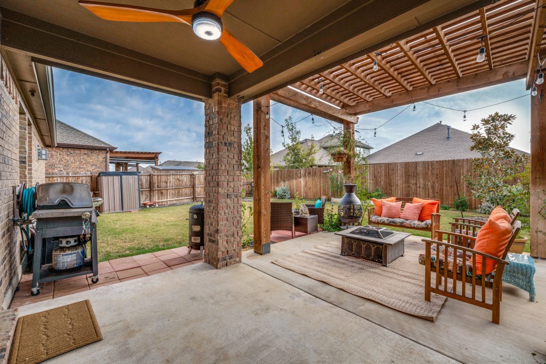 10516 Breezeway Drive Aubrey TX 76227