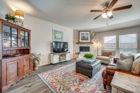 10516 Breezeway Drive Aubrey TX 76227
