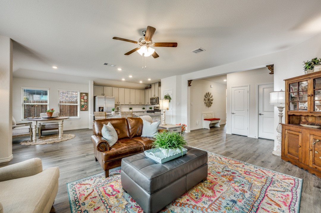 10516 Breezeway Drive Aubrey TX 76227