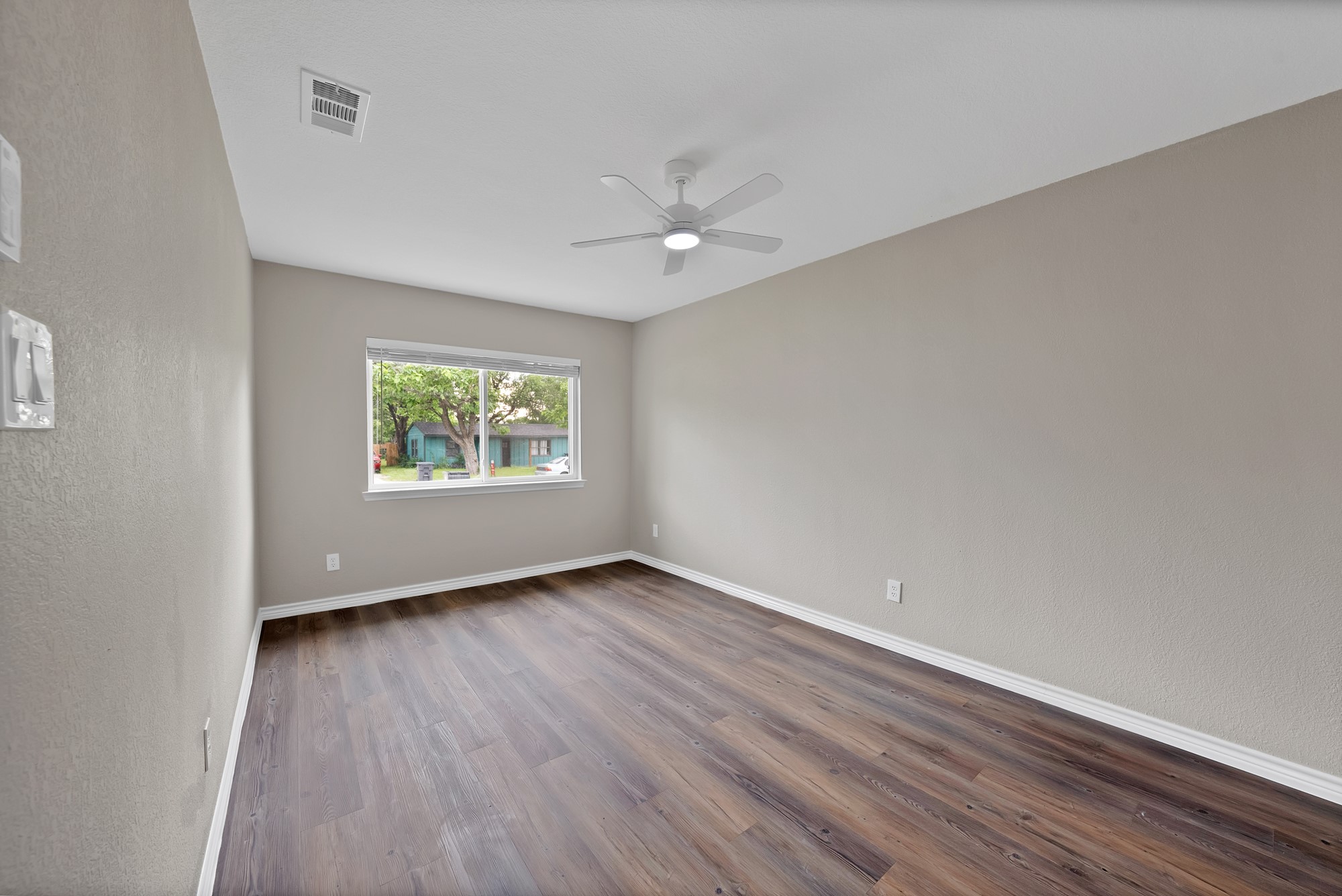 905 Skylark Drive Arlington TX 76010