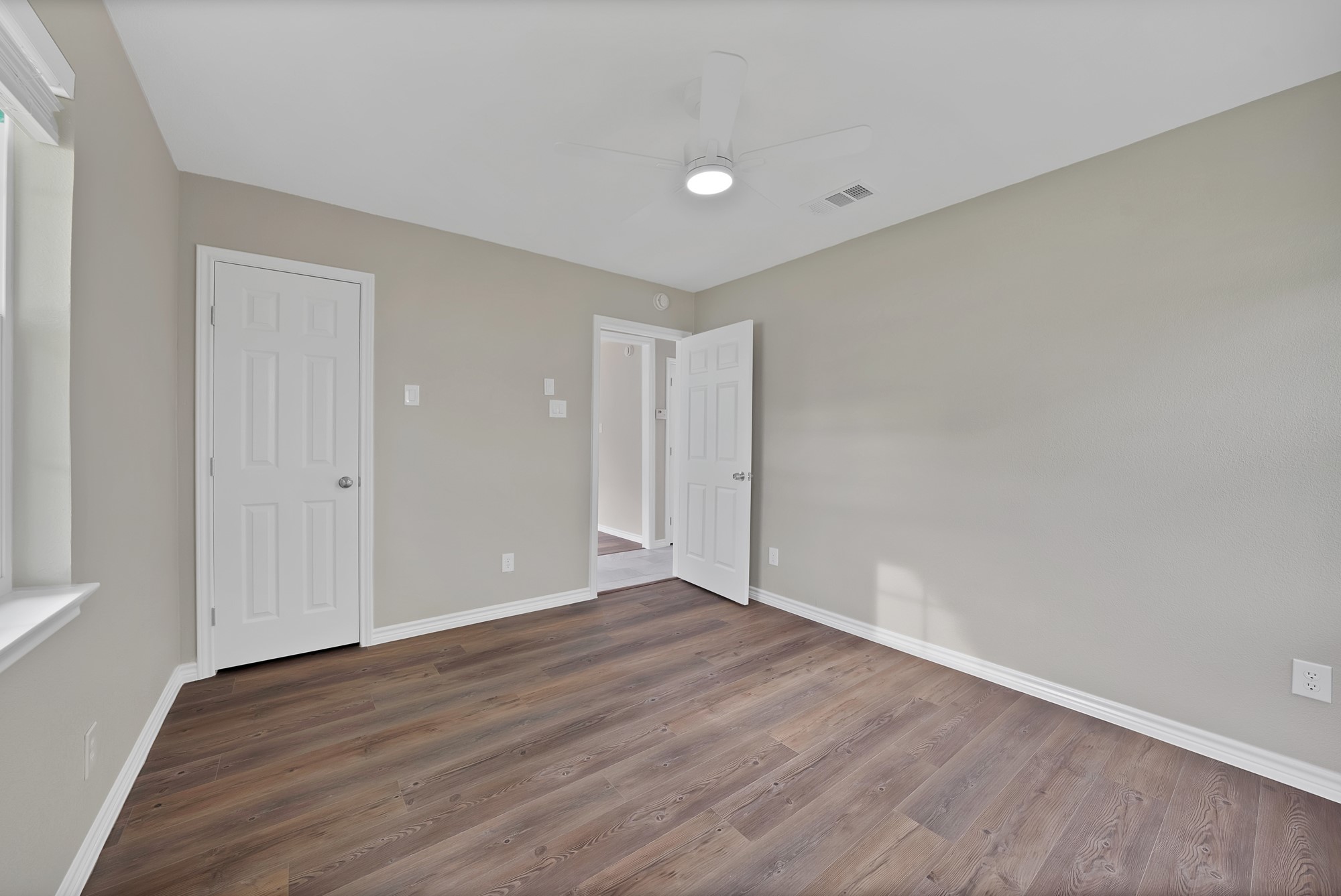 905 Skylark Drive Arlington TX 76010