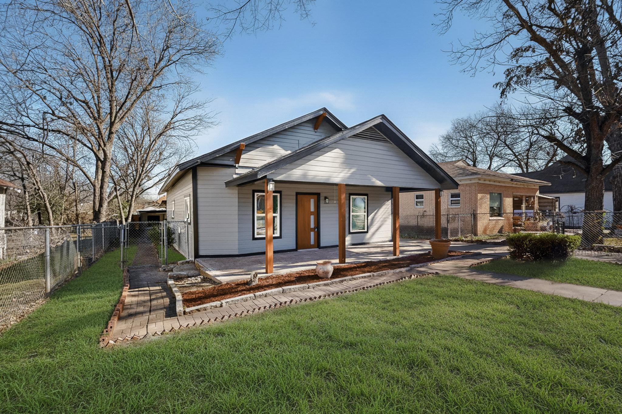 2216 Ross Avenue Fort Worth TX 76164