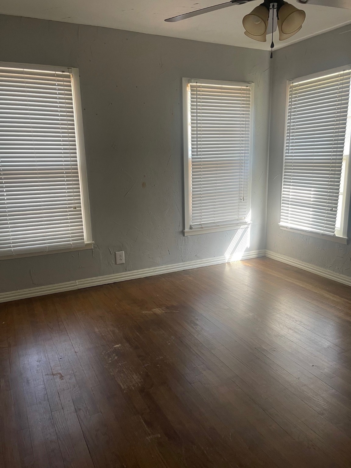 341 Hurst Drive Bedford TX 76022