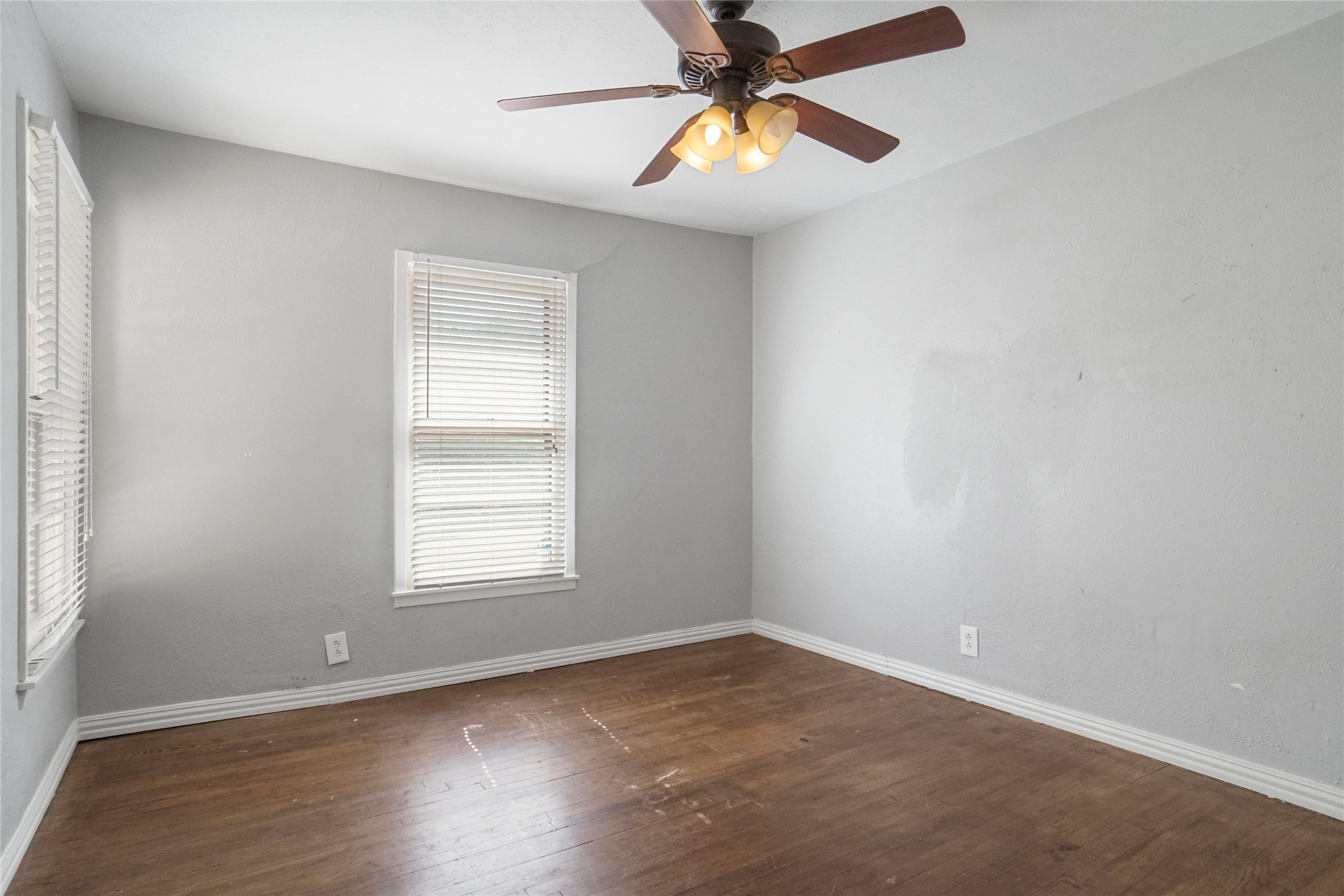 341 Hurst Drive Bedford TX 76022