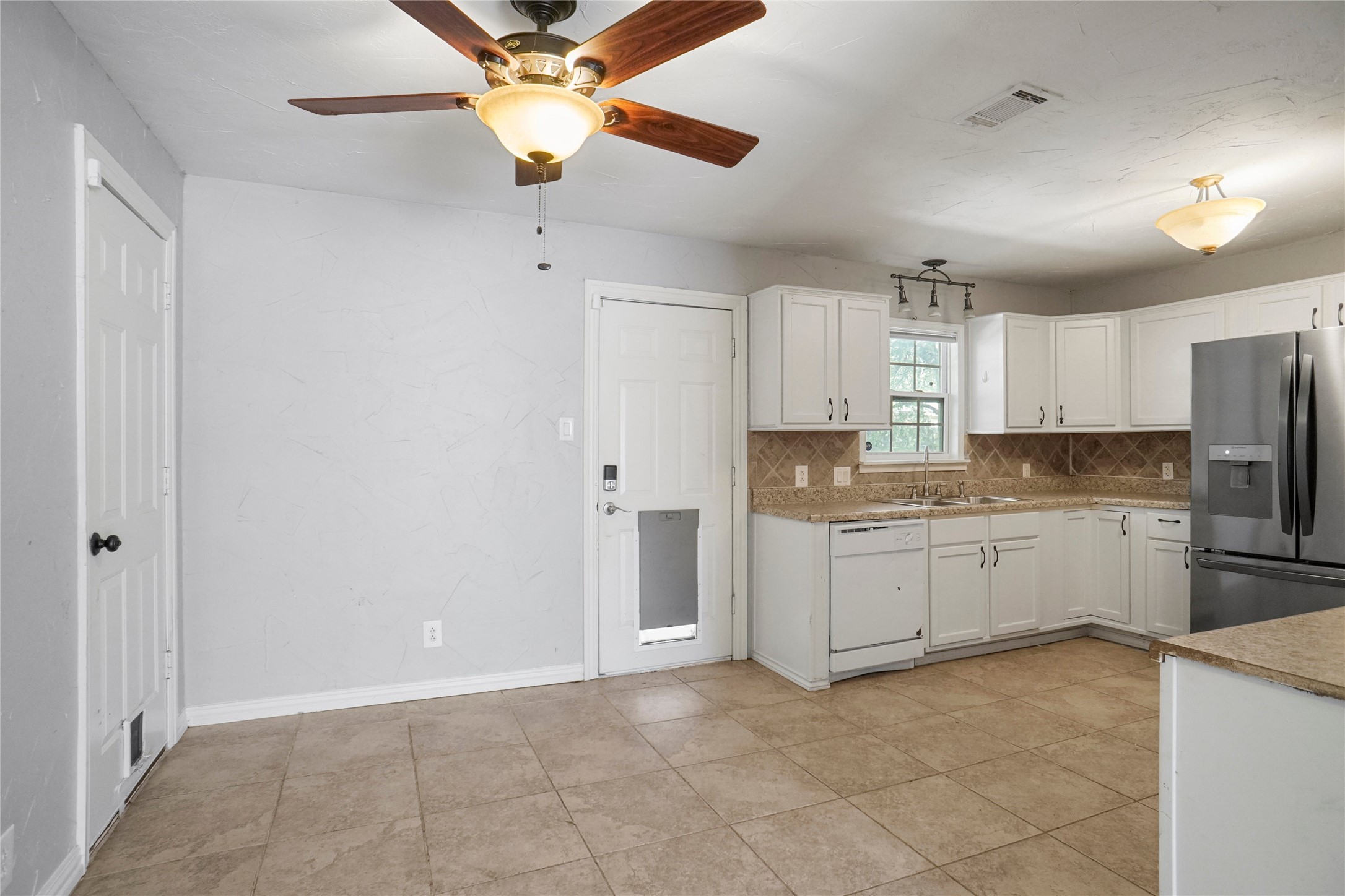 341 Hurst Drive Bedford TX 76022