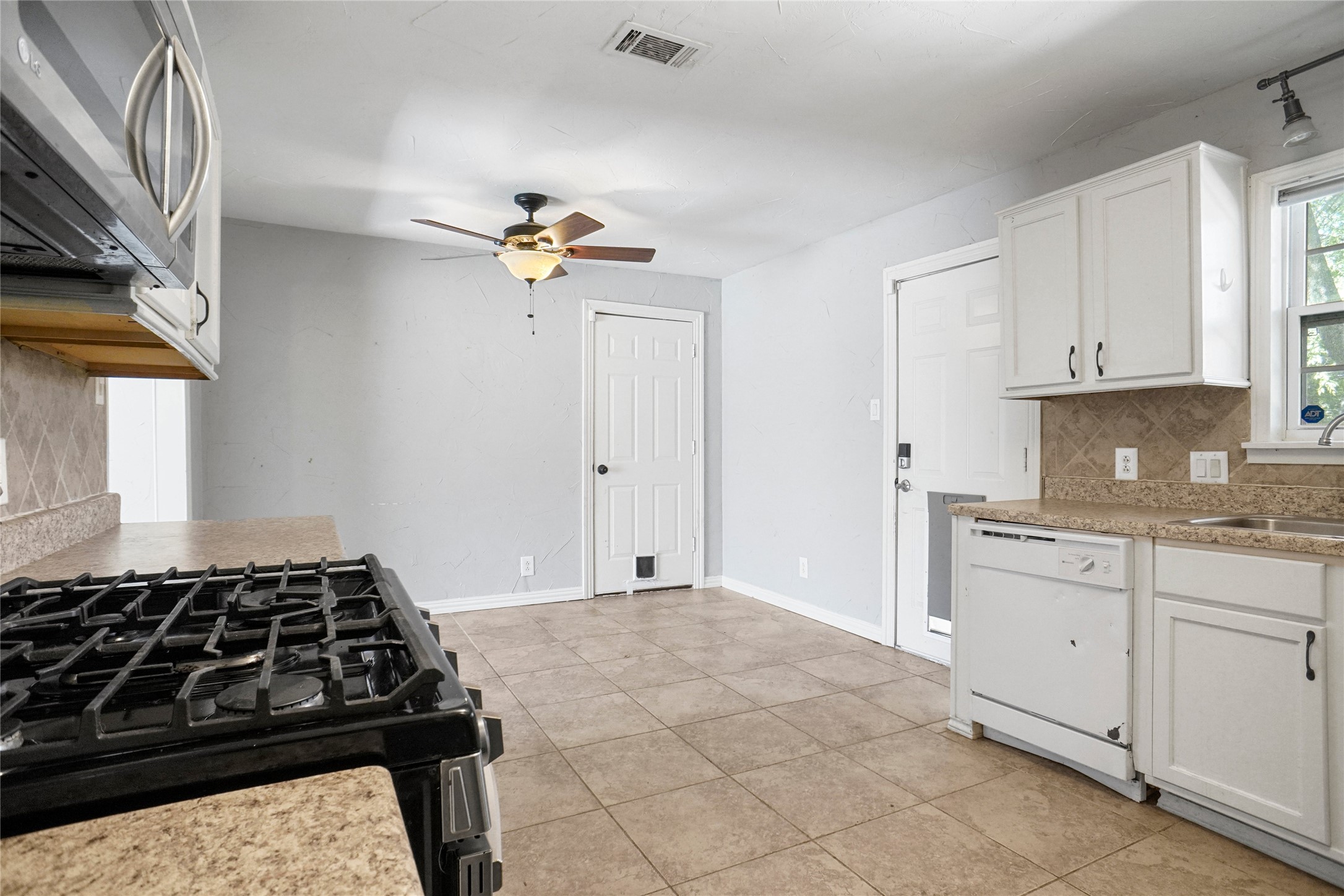 341 Hurst Drive Bedford TX 76022