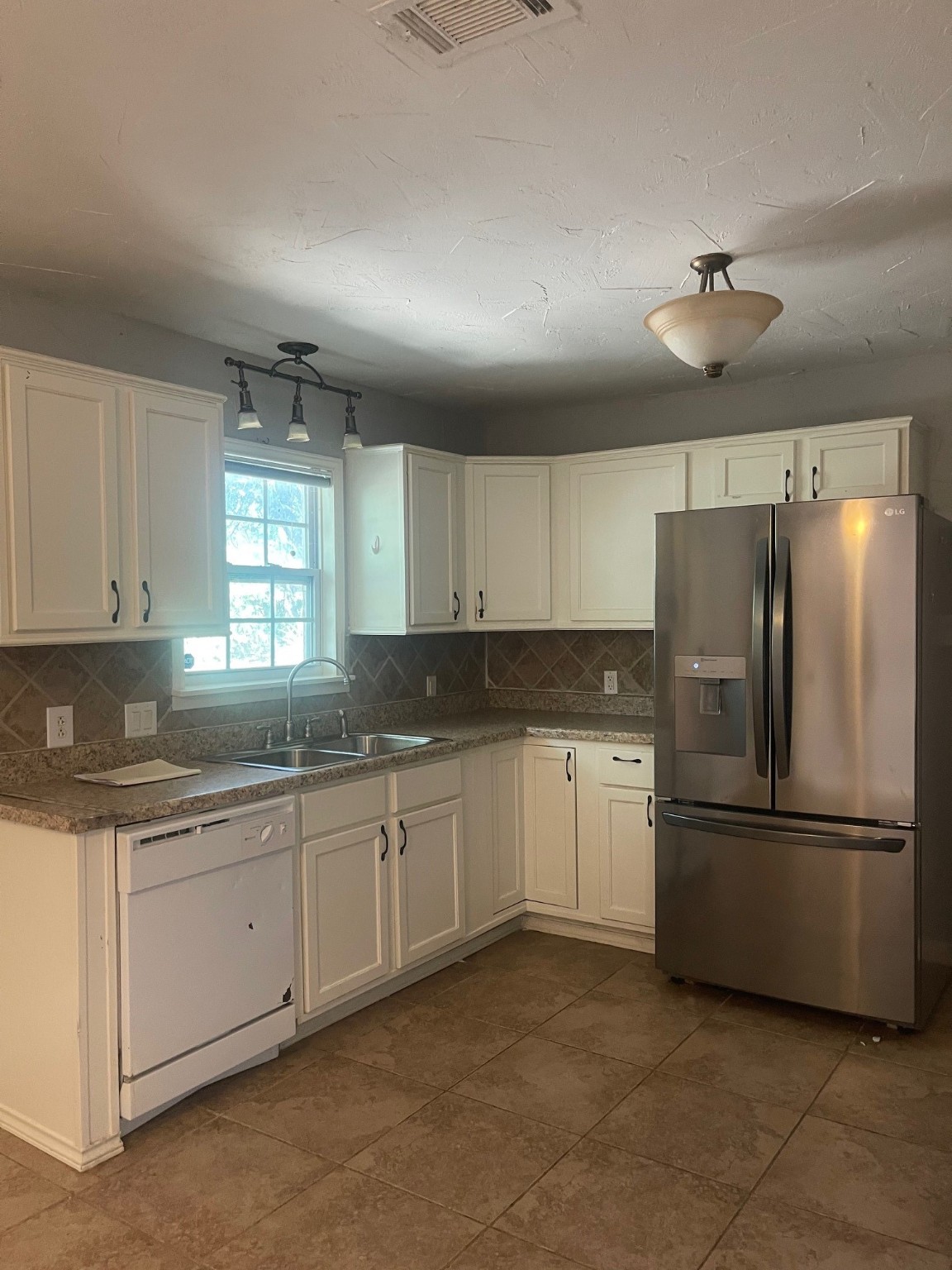 341 Hurst Drive Bedford TX 76022