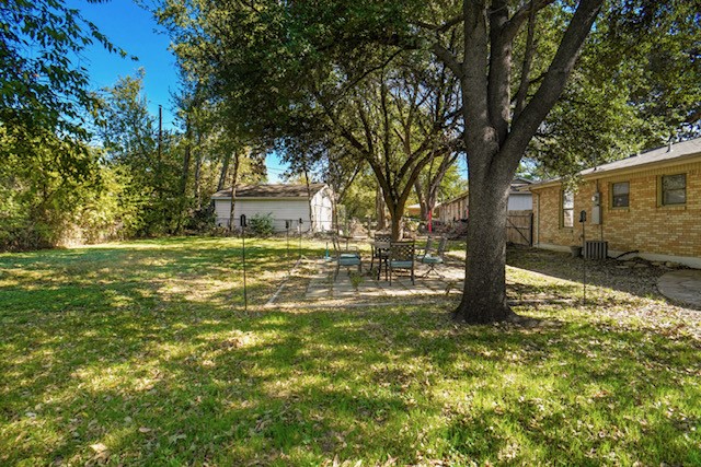 341 Hurst Drive Bedford TX 76022
