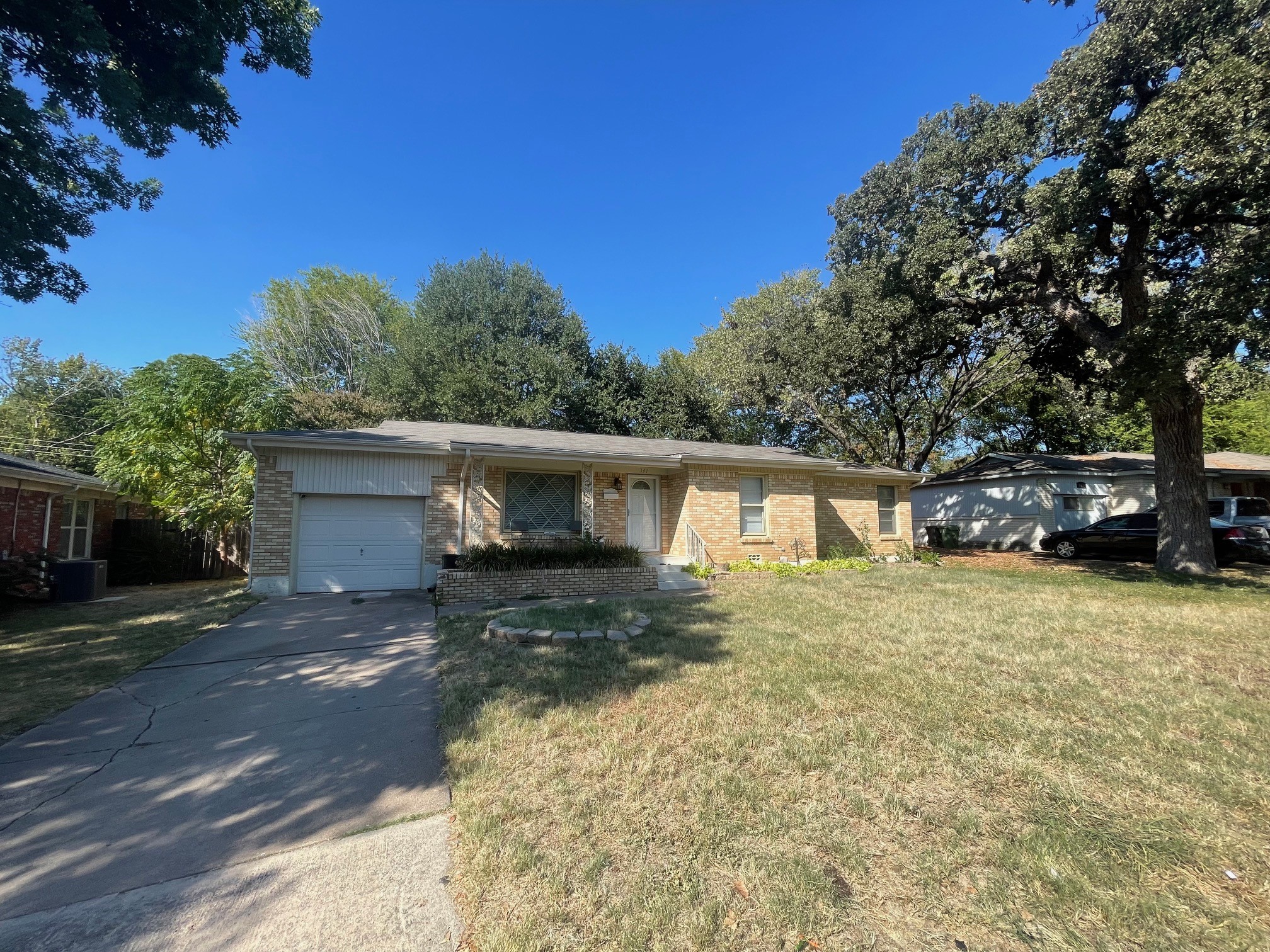 341 Hurst Drive Bedford TX 76022