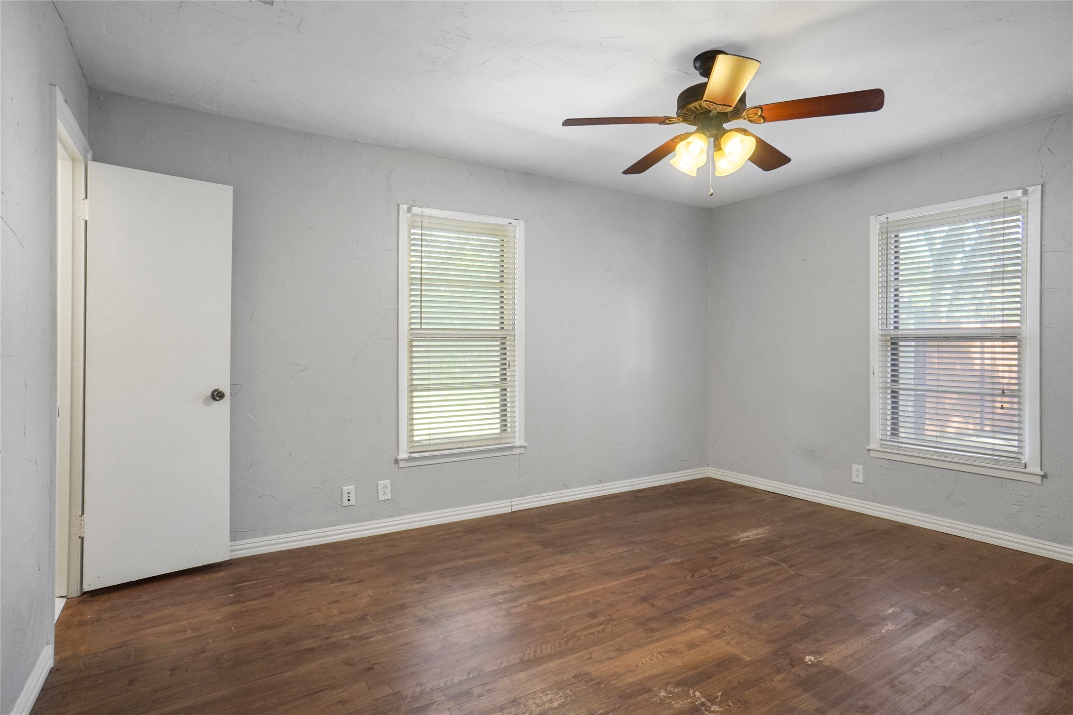 341 Hurst Drive Bedford TX 76022