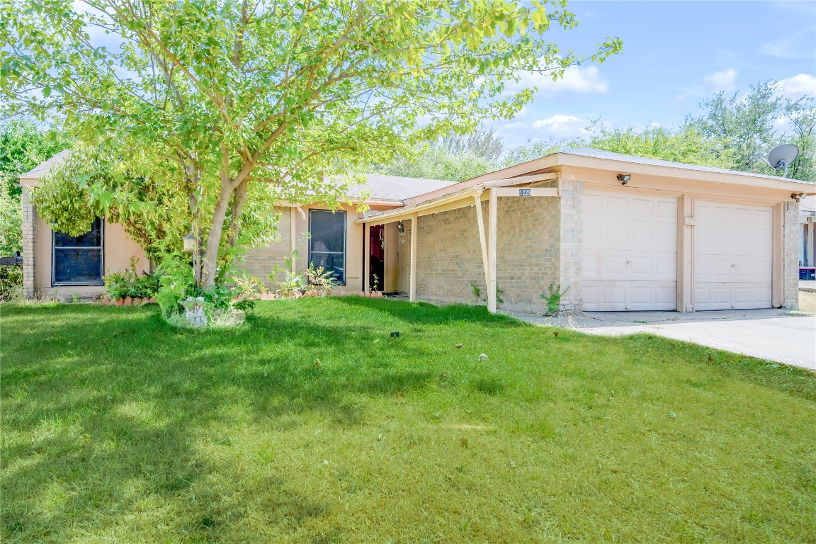 1229 Cielo Vista Drive Grand Prairie TX 75052