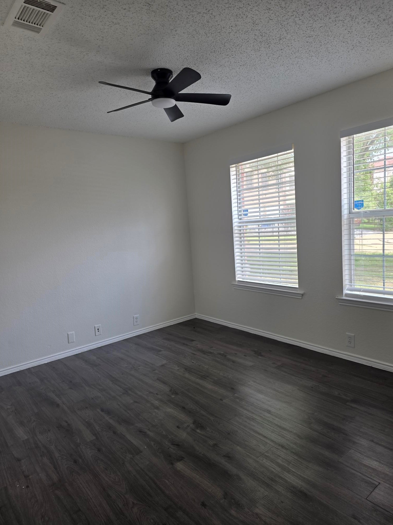 5049 Urban Avenue Dallas TX 75227