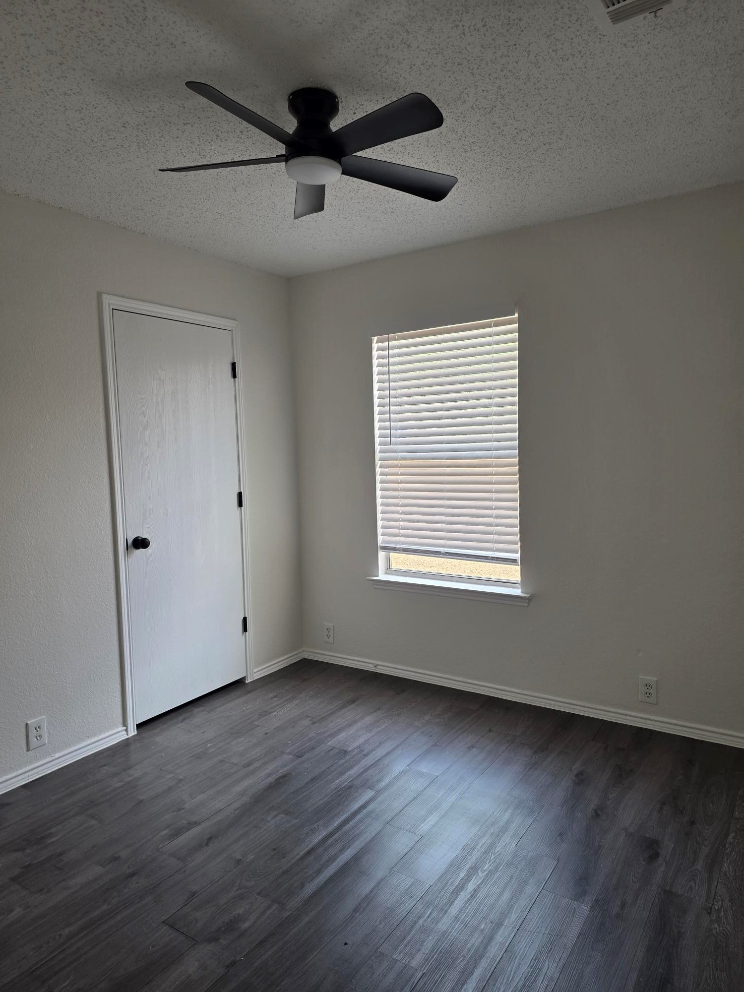 5049 Urban Avenue Dallas TX 75227