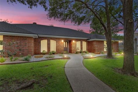 9508 Oak Springs Drive Woodway TX 76712