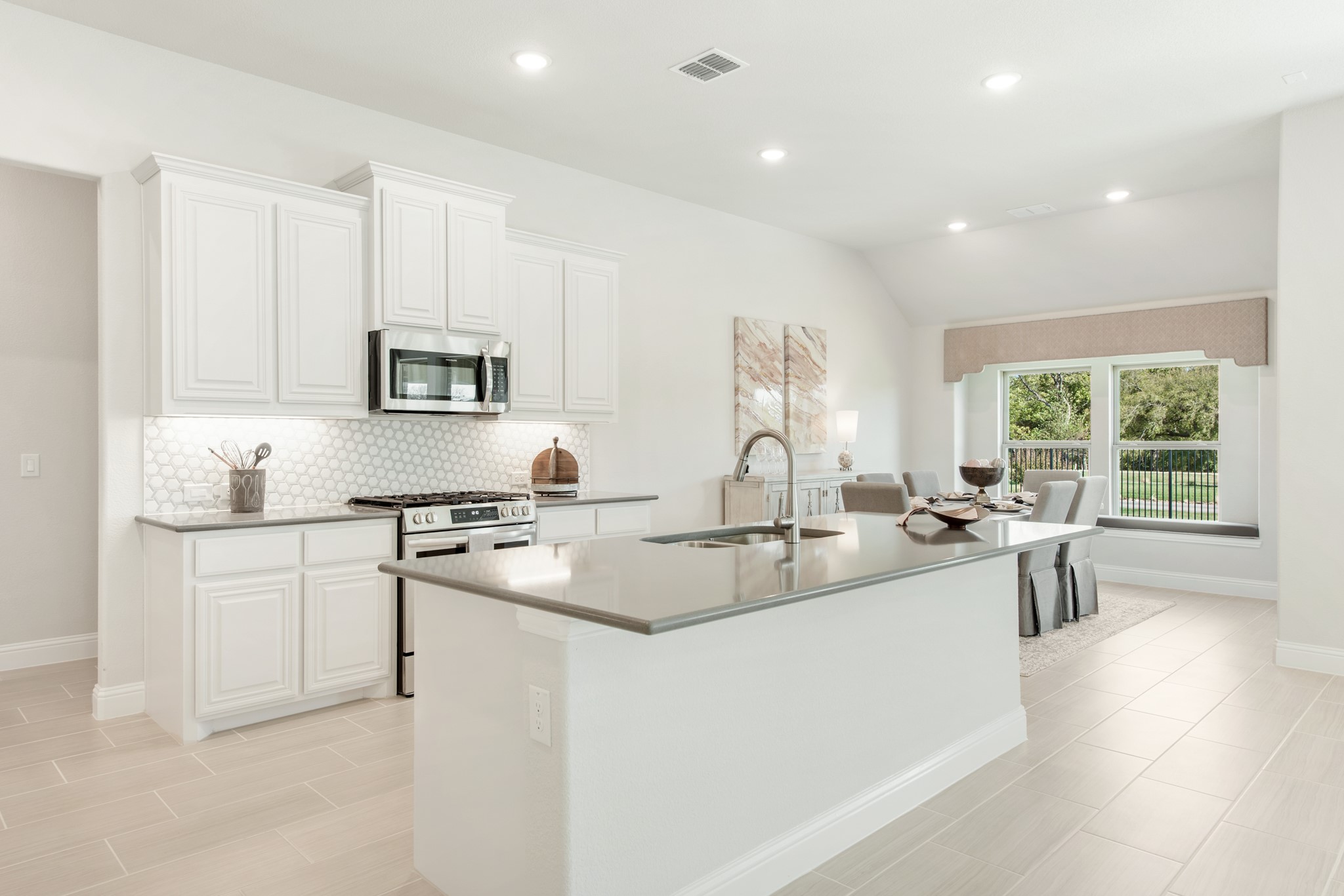 208 Oakcrest Drive Justin TX 76247