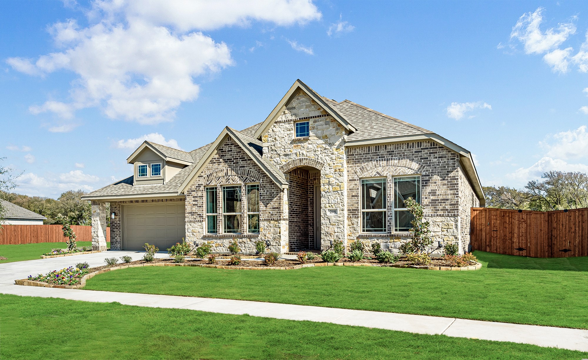 208 Oakcrest Drive Justin TX 76247