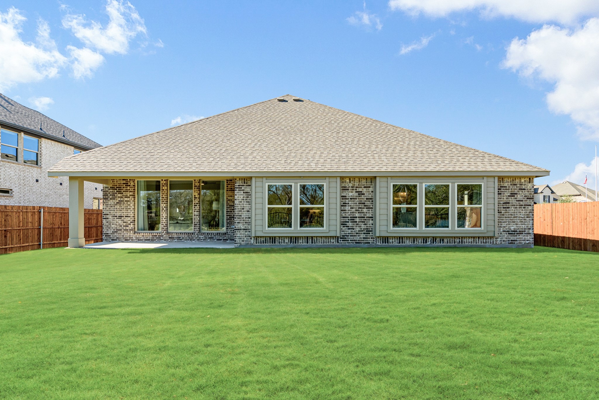 208 Oakcrest Drive Justin TX 76247