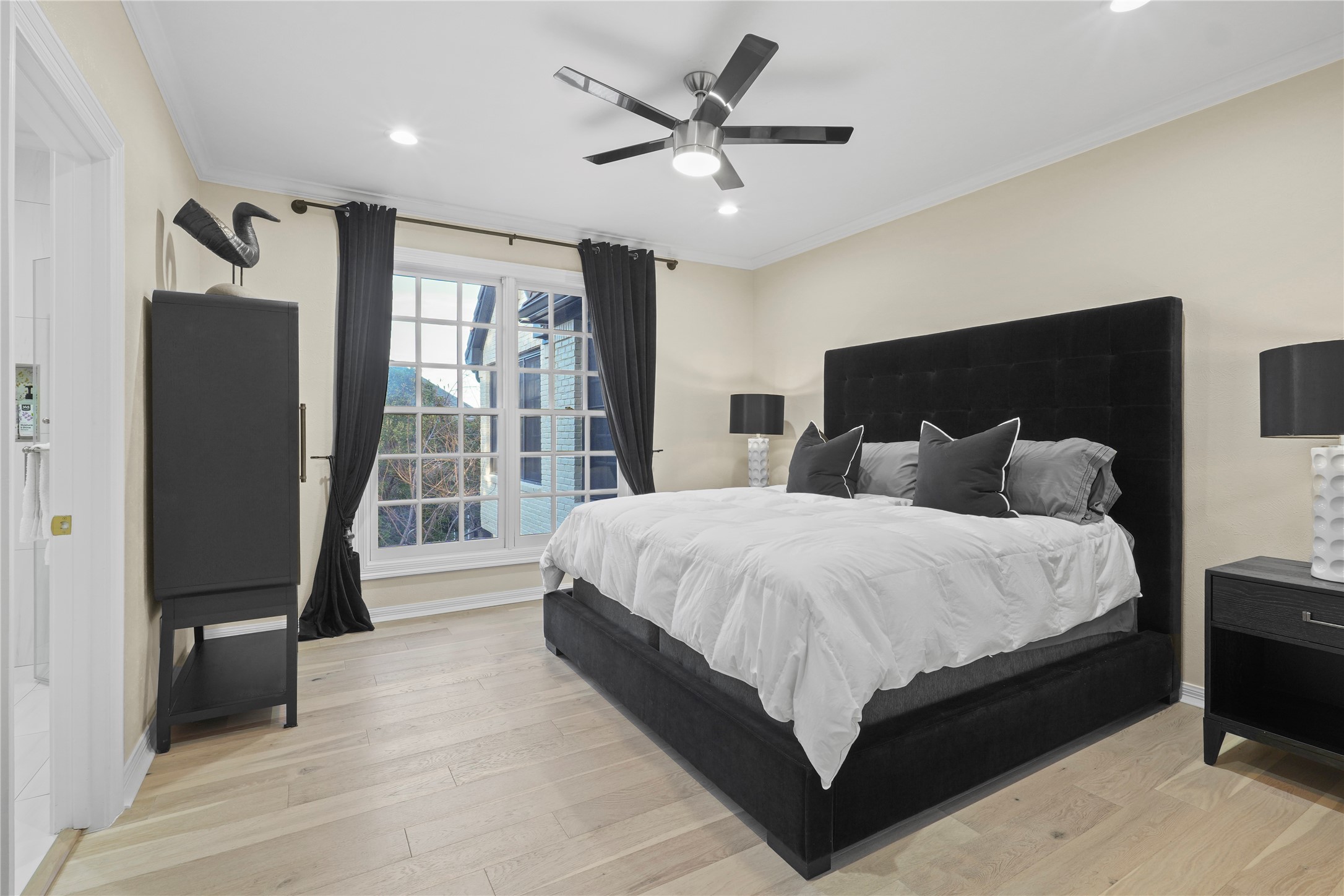 17632 Harbord Oaks Circle Dallas TX 75252