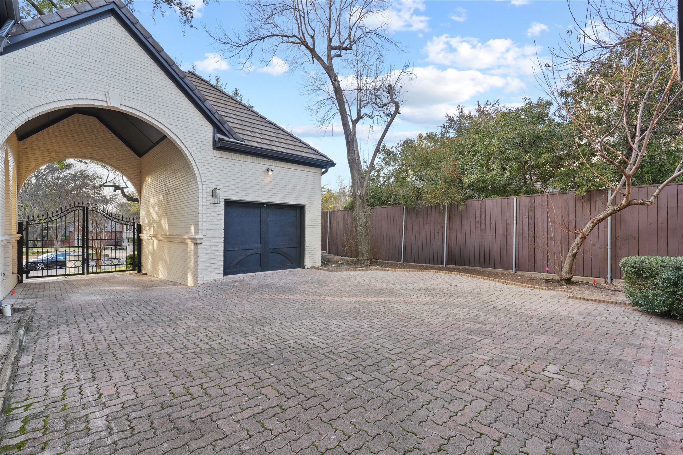 17632 Harbord Oaks Circle Dallas TX 75252
