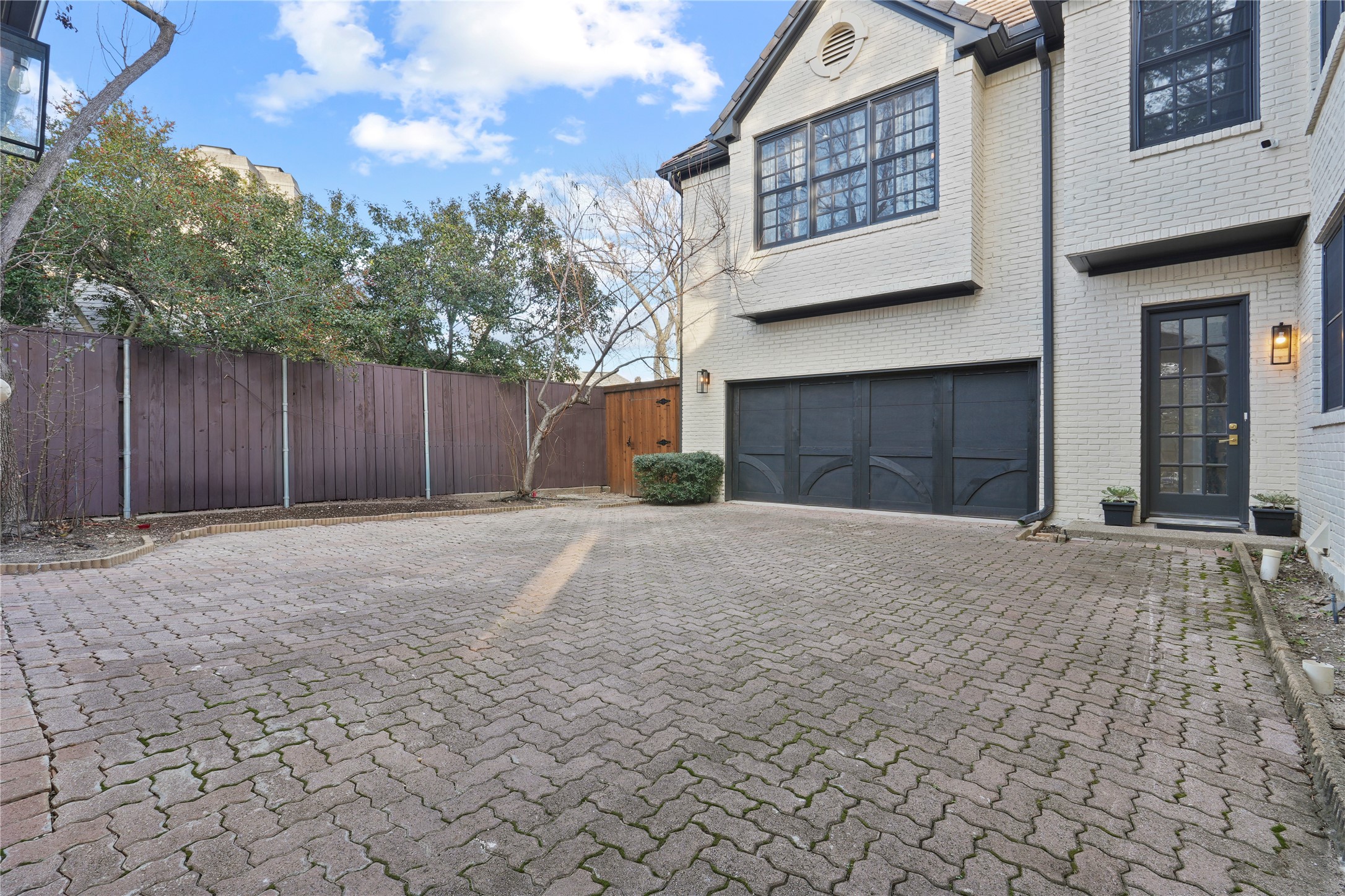 17632 Harbord Oaks Circle Dallas TX 75252