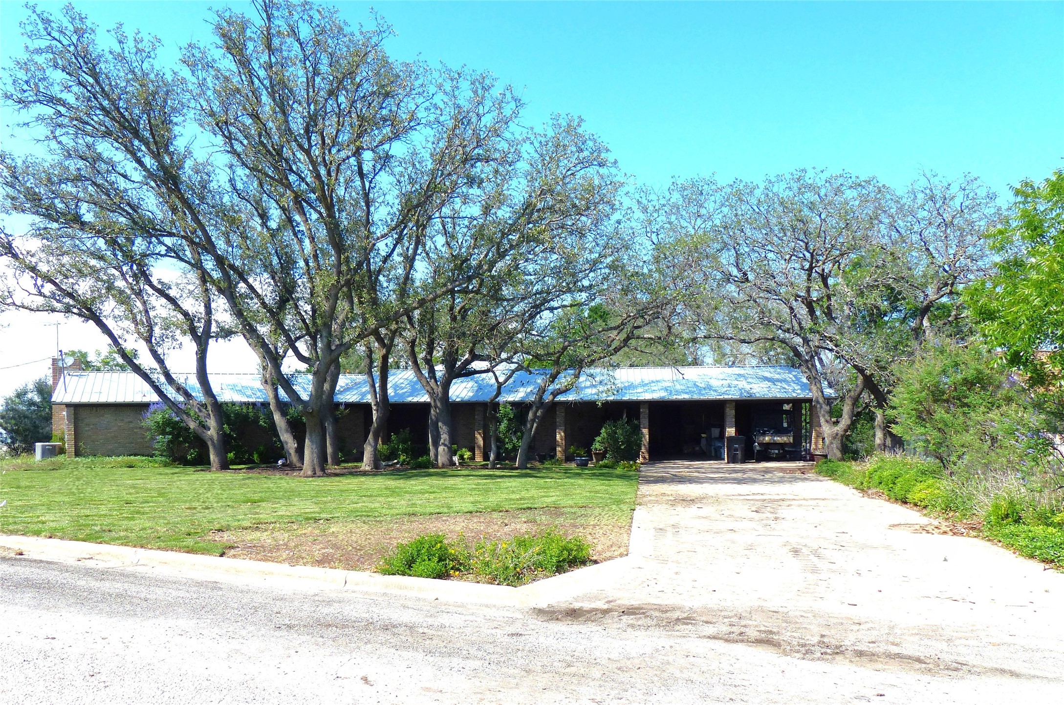 135 Lakeview Brady TX 76825
