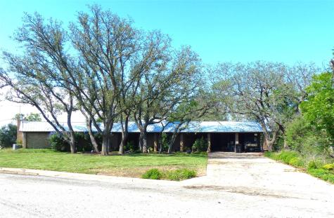 135 Lakeview Brady TX 76825