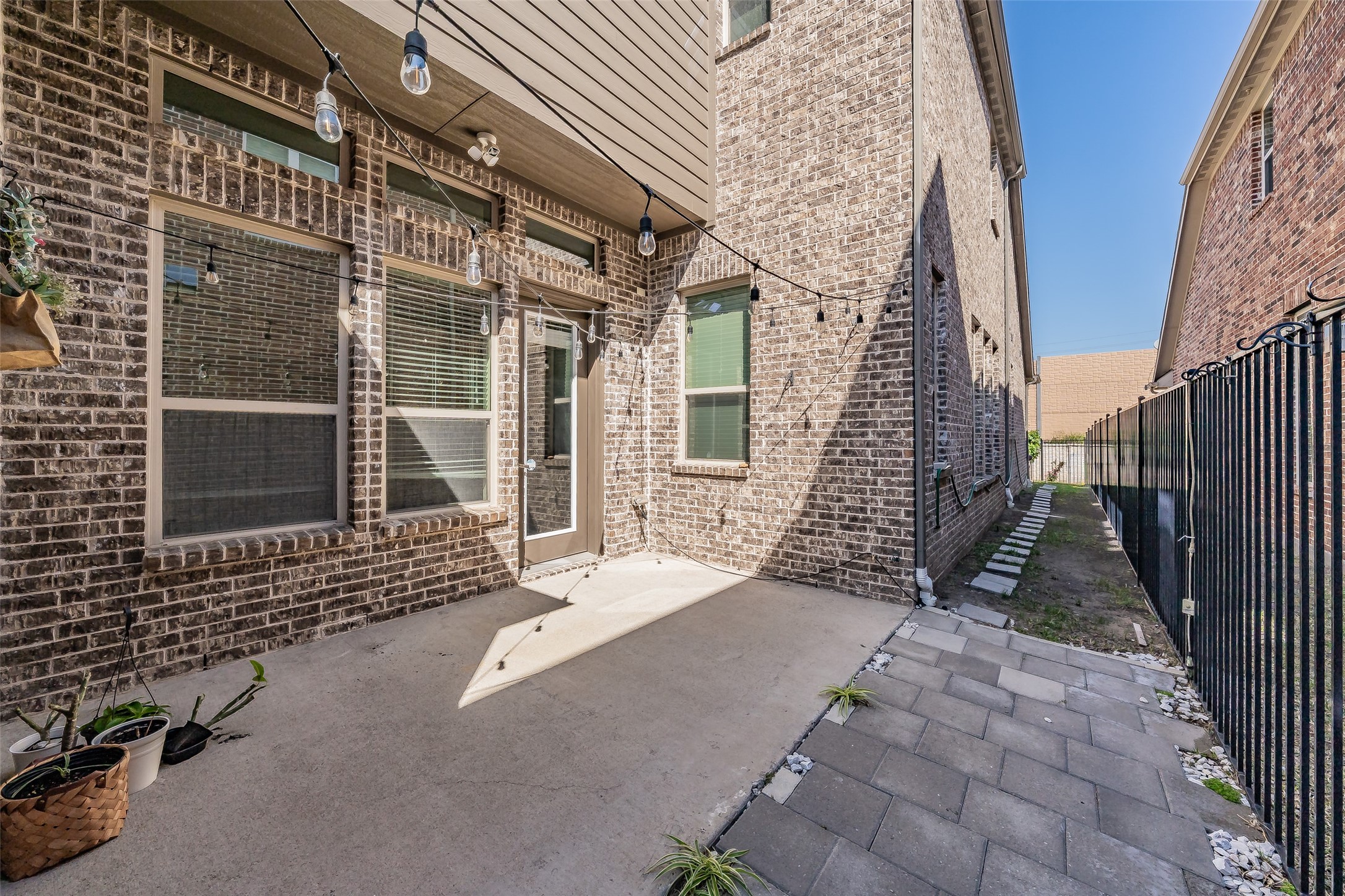 8075 Sunflower Lane Dallas TX 75252