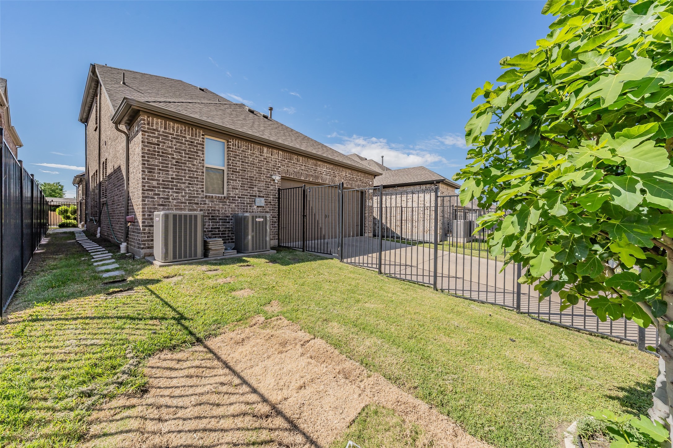 8075 Sunflower Lane Dallas TX 75252