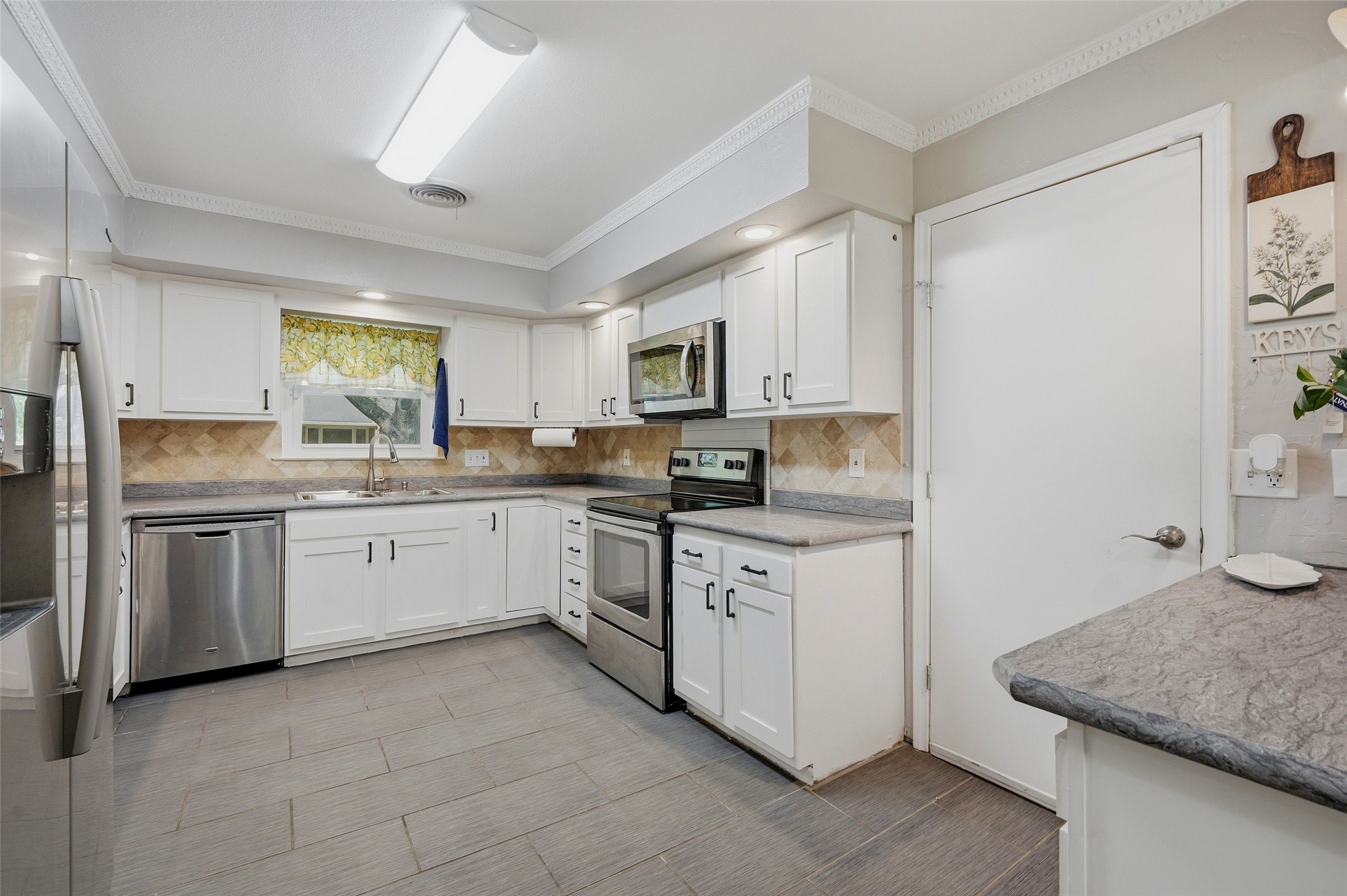 1914 Laurel Road Gainesville TX 76240