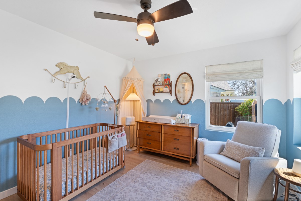 2321 Hartline Drive Dallas TX 75228