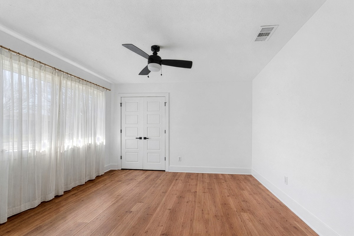 2321 Hartline Drive Dallas TX 75228