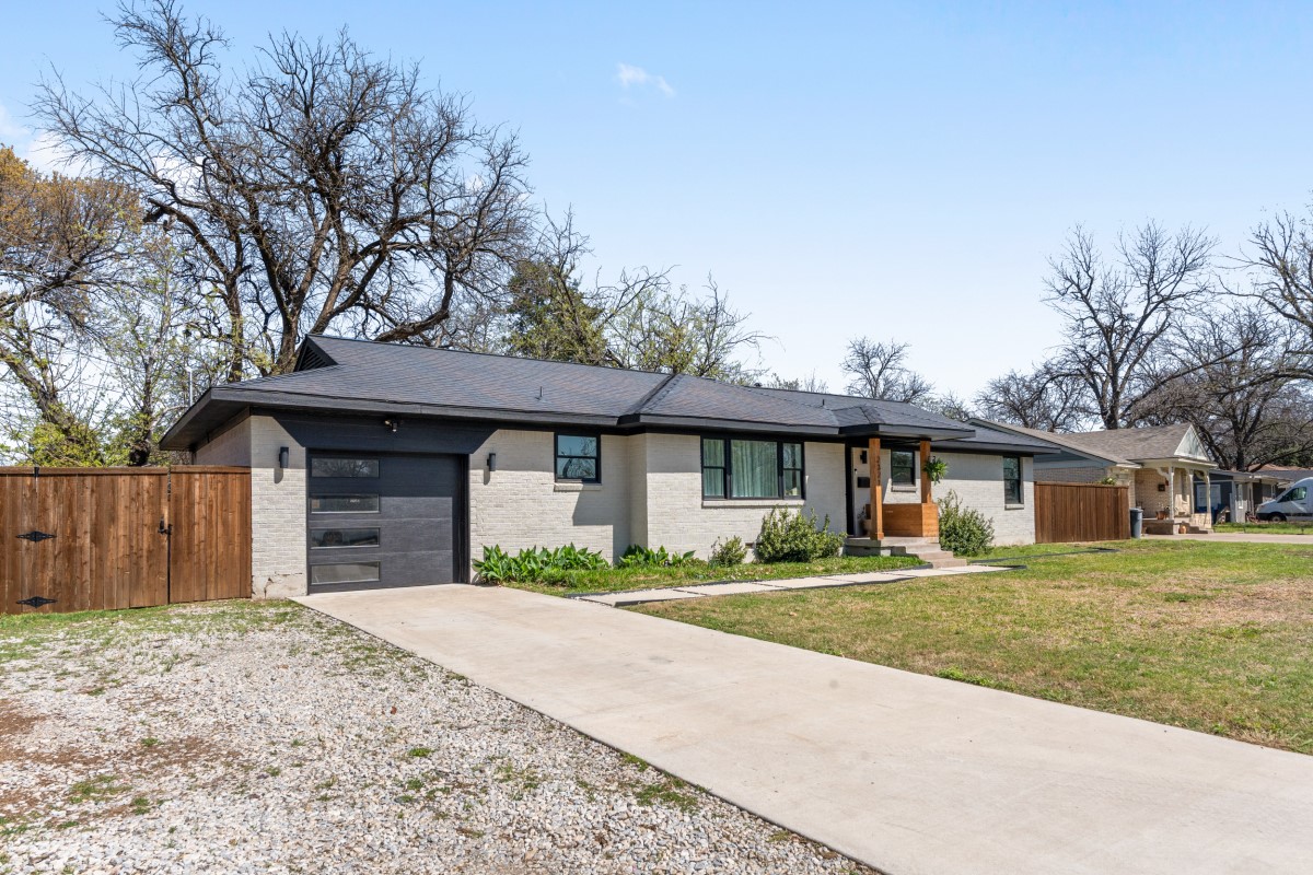 2321 Hartline Drive Dallas TX 75228