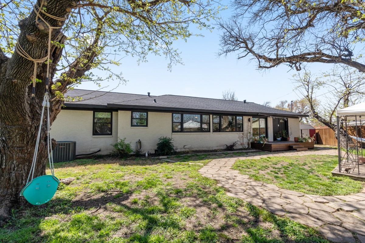 2321 Hartline Drive Dallas TX 75228