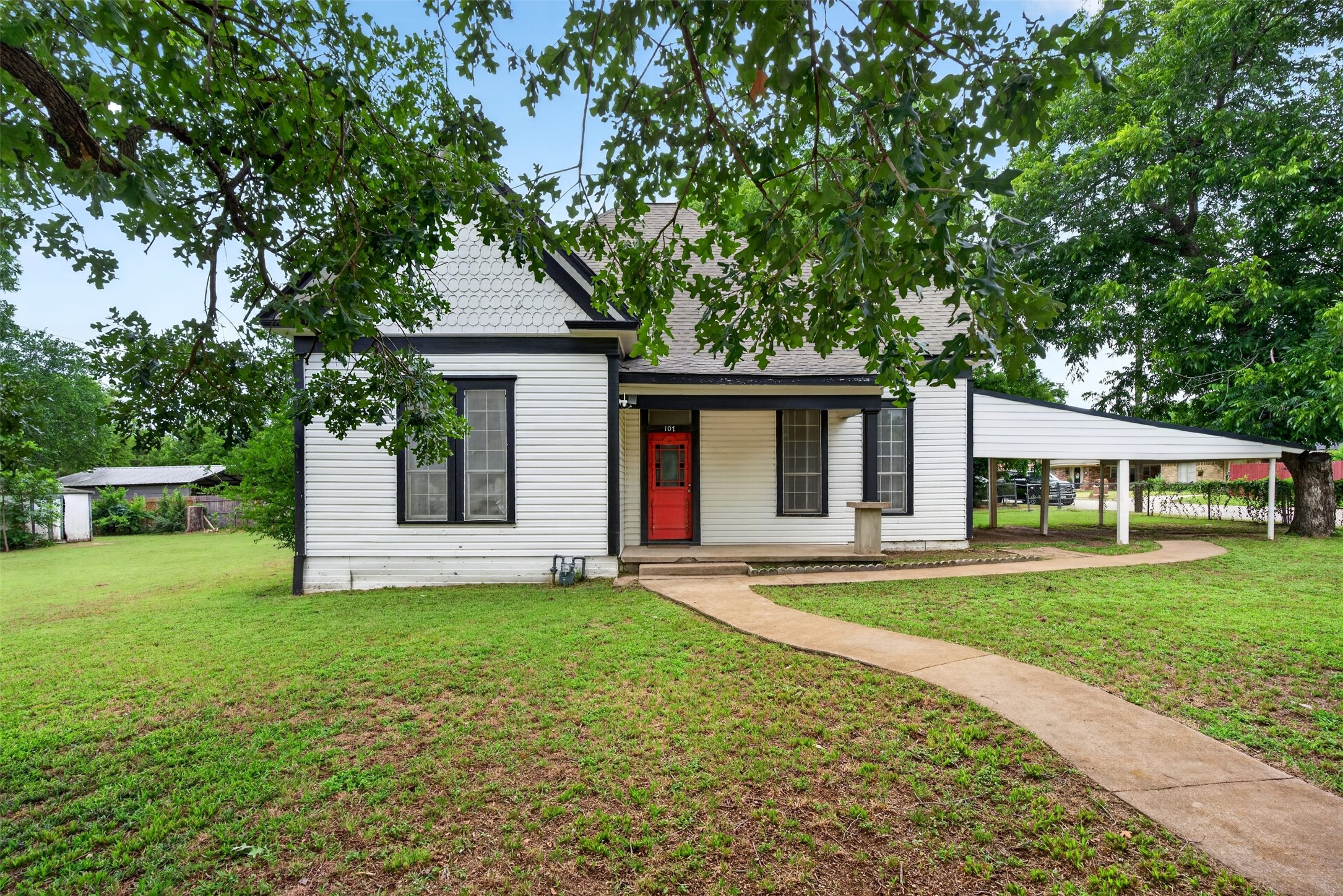 107 S Washington Street Cleburne TX 76031