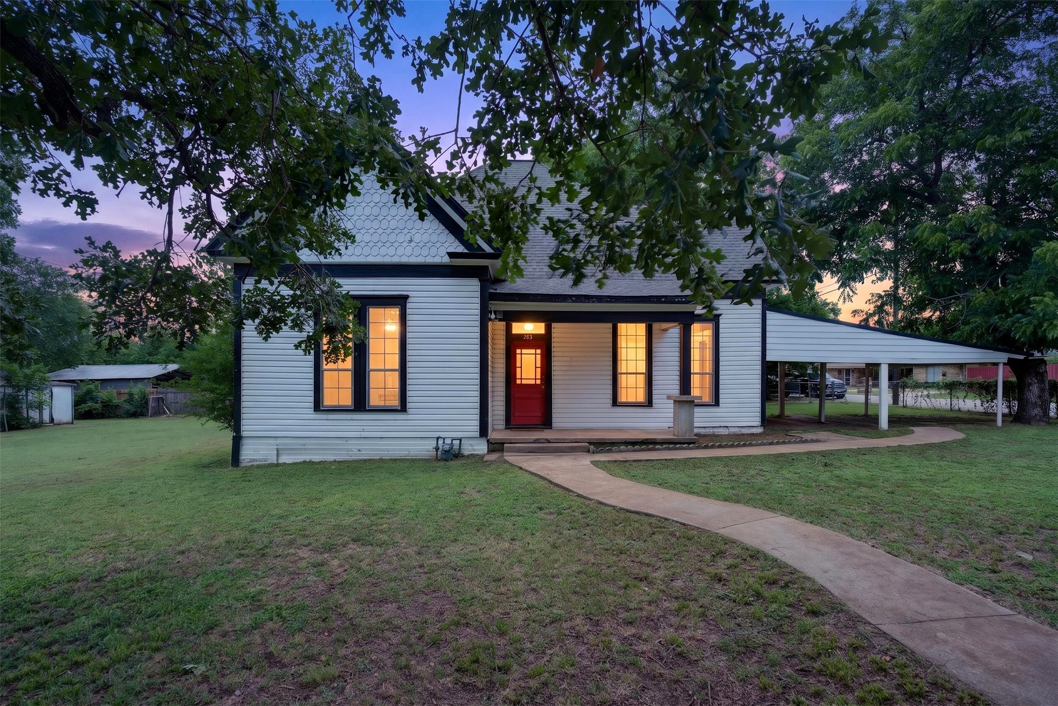 107 S Washington Street Cleburne TX 76031