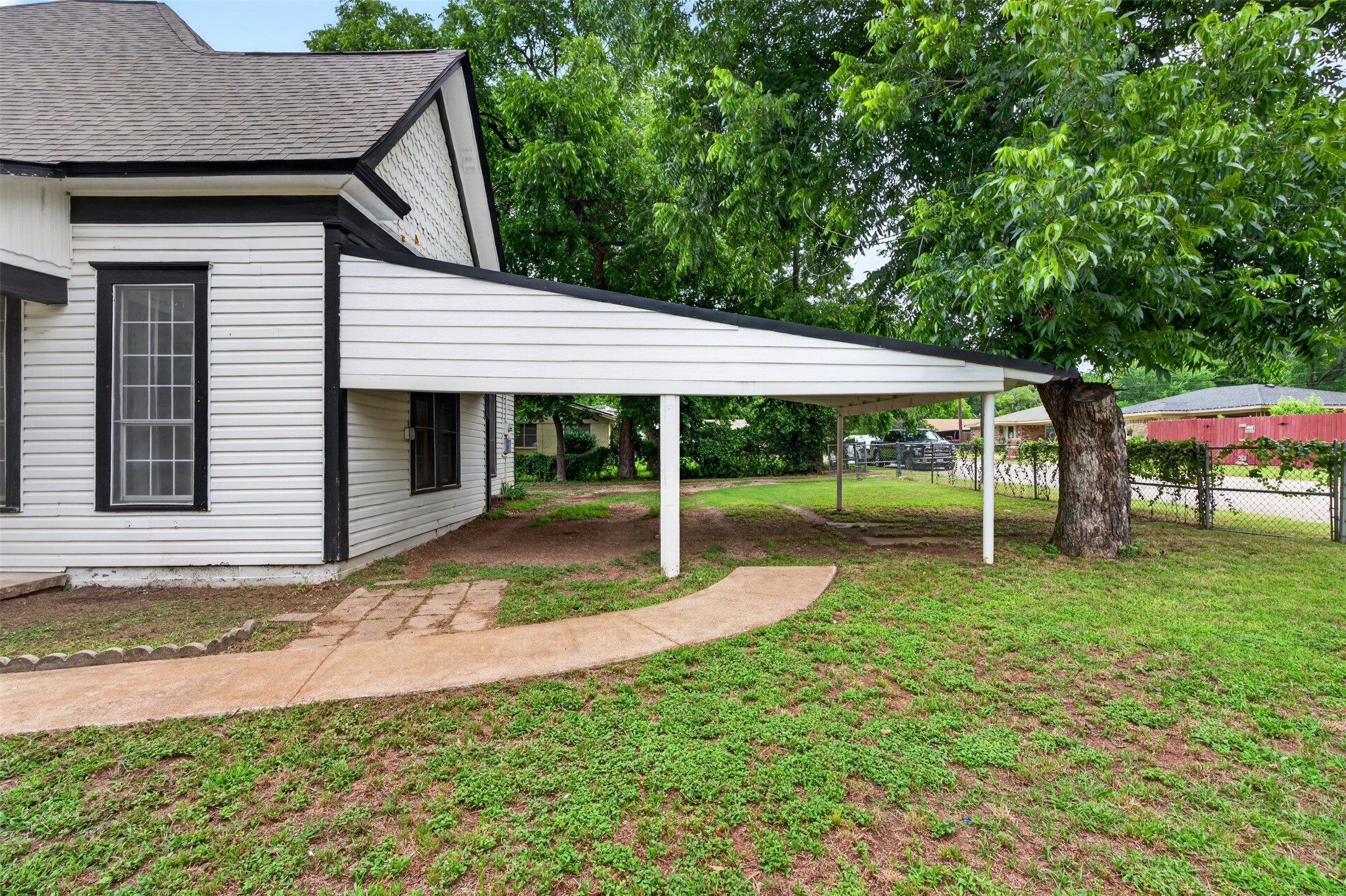 107 S Washington Street Cleburne TX 76031