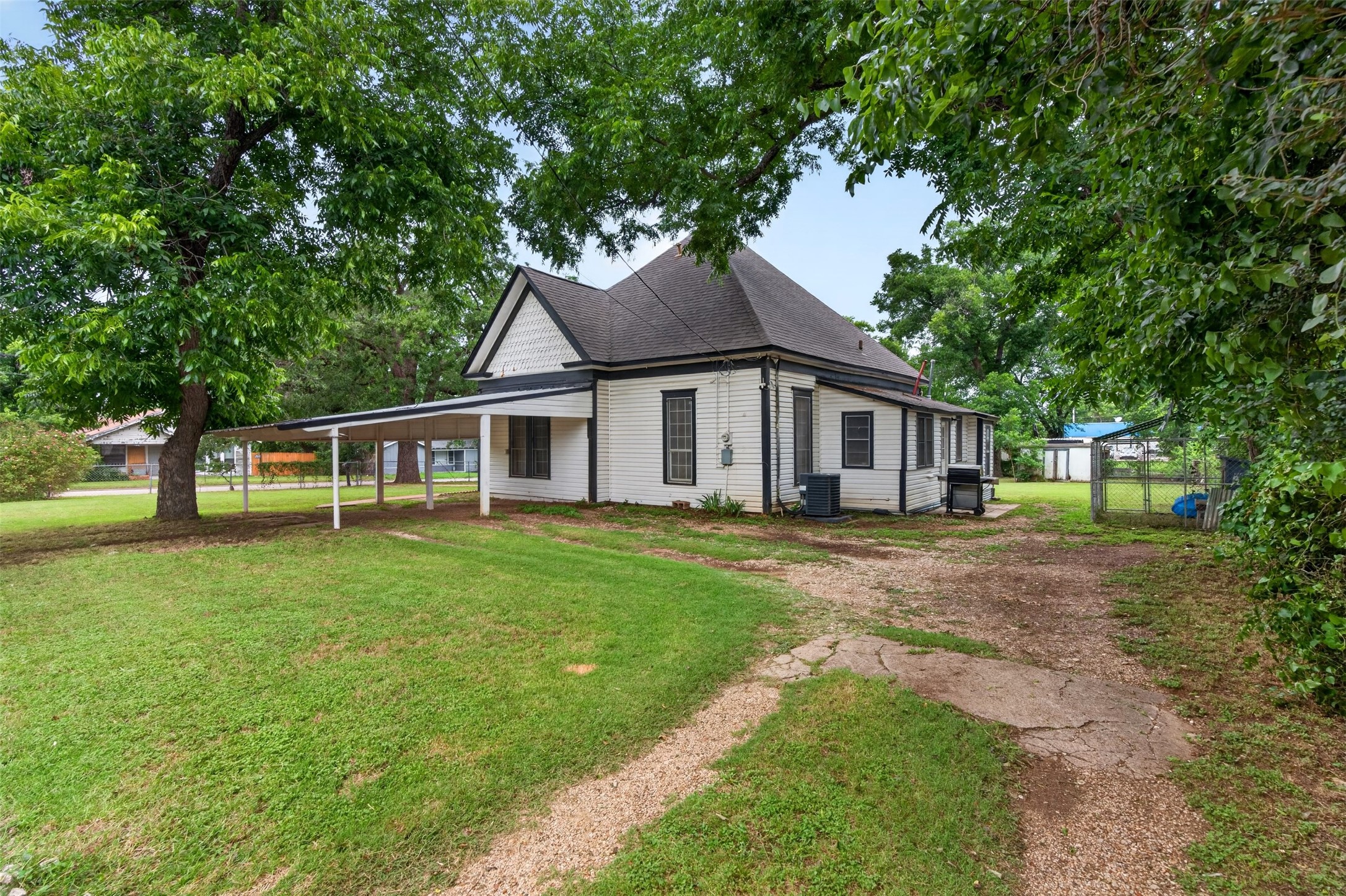 107 S Washington Street Cleburne TX 76031