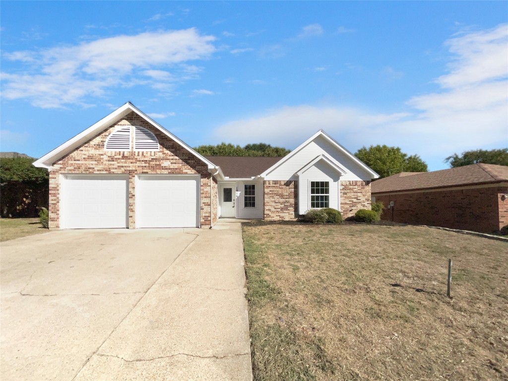 1016 Green Ridge Terrace Saginaw TX 76179