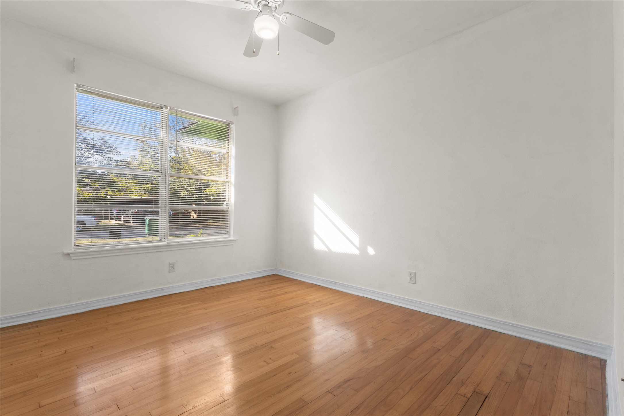 4805 Ira Street Haltom City TX 76117