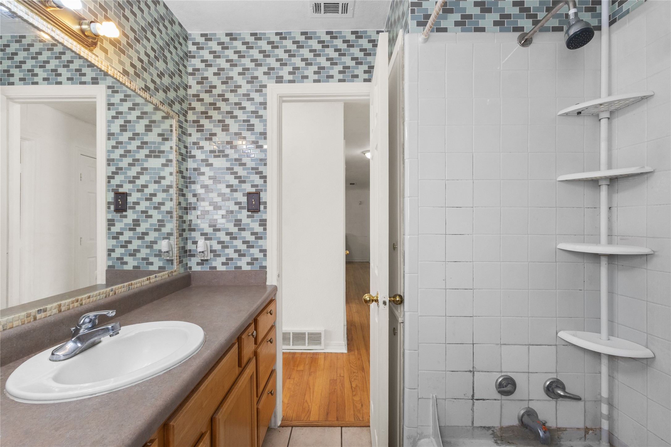 4805 Ira Street Haltom City TX 76117