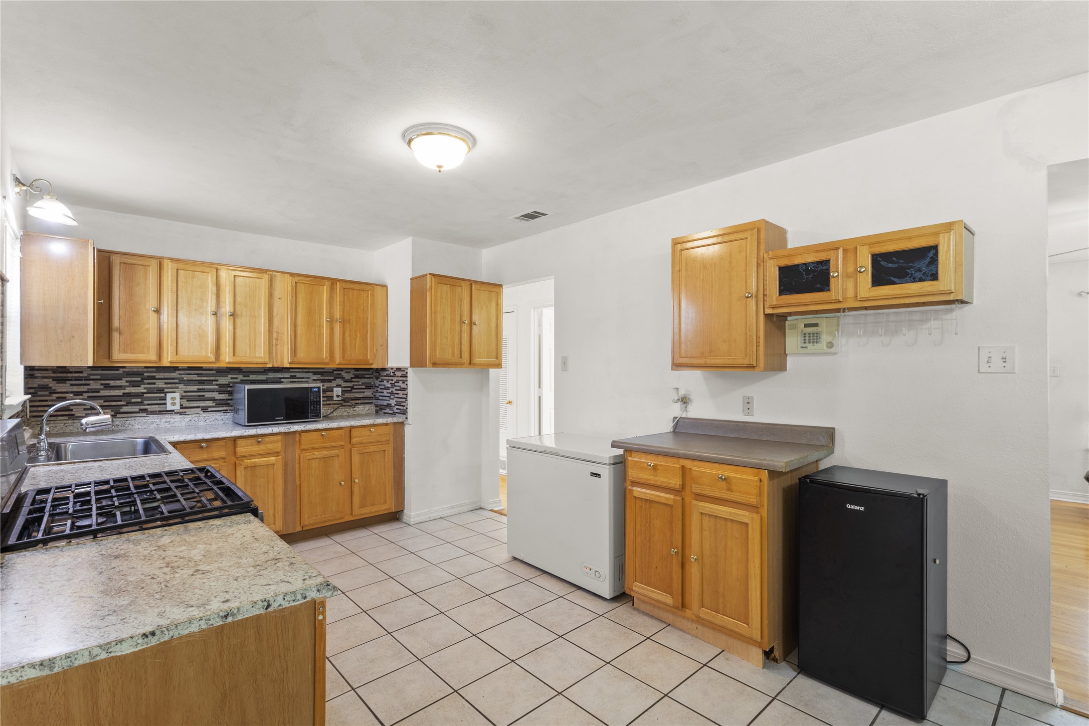 4805 Ira Street Haltom City TX 76117