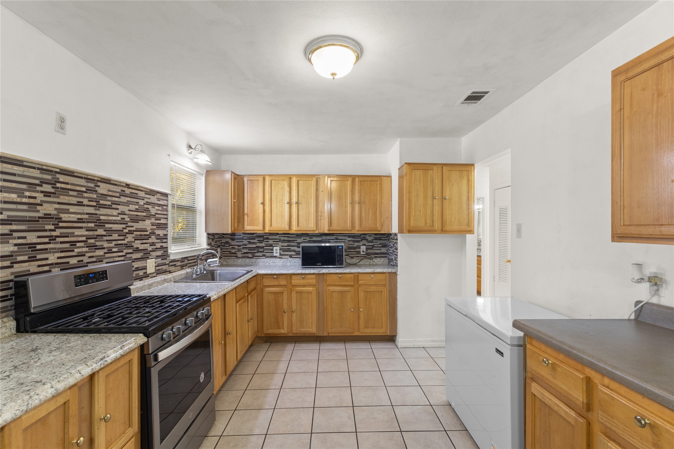 4805 Ira Street Haltom City TX 76117